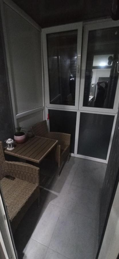 Apartment Lux 7, Parking Nis